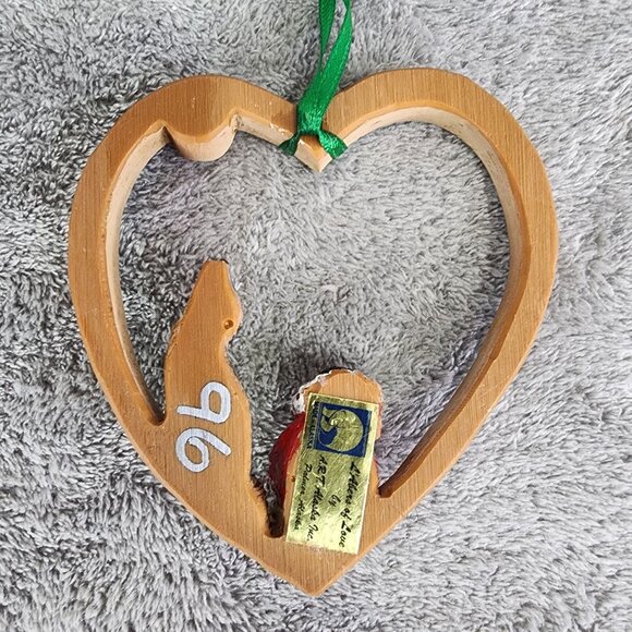 Vintage Handcrafted Alaska Heart Ornament Inuit Figure & Wolf A.R.T. Alaska Inc. - Picture 4 of 7